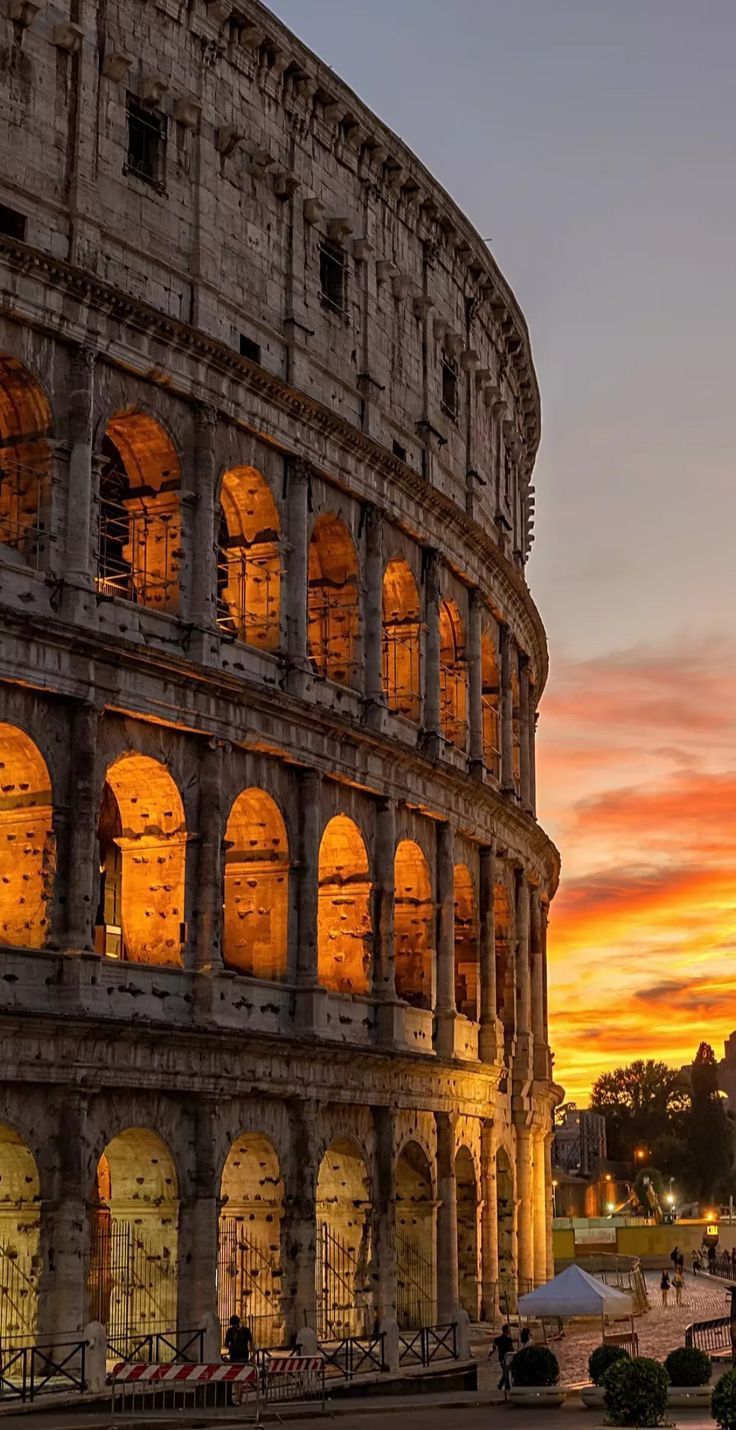 Poster Colosseo al Tramonto – Roma Antica Illuminata